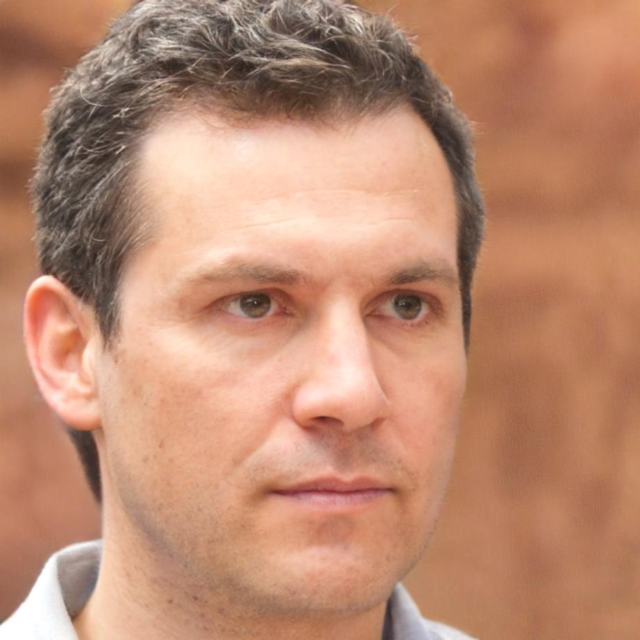Portrait de Marc Dubois, expert en analyse financière
